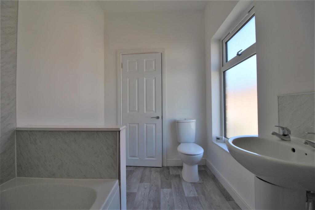 Fmaily Bathroom (2).JPG