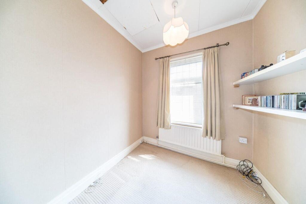 139 st james road bedroom 3.jpg