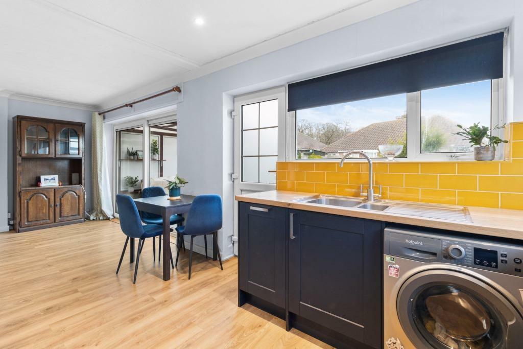 Kitchen Photo B.jpg