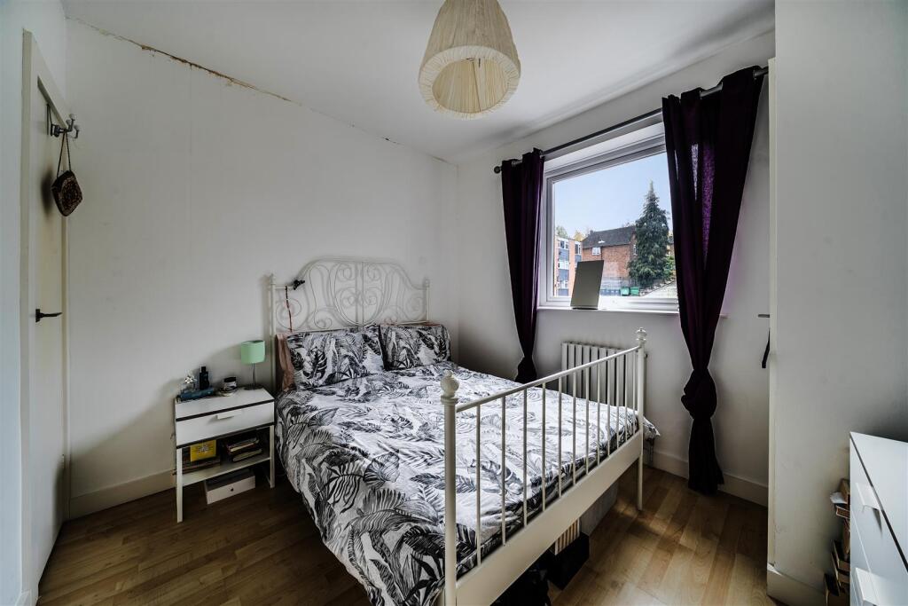 New Parade - Bed 1.jpg