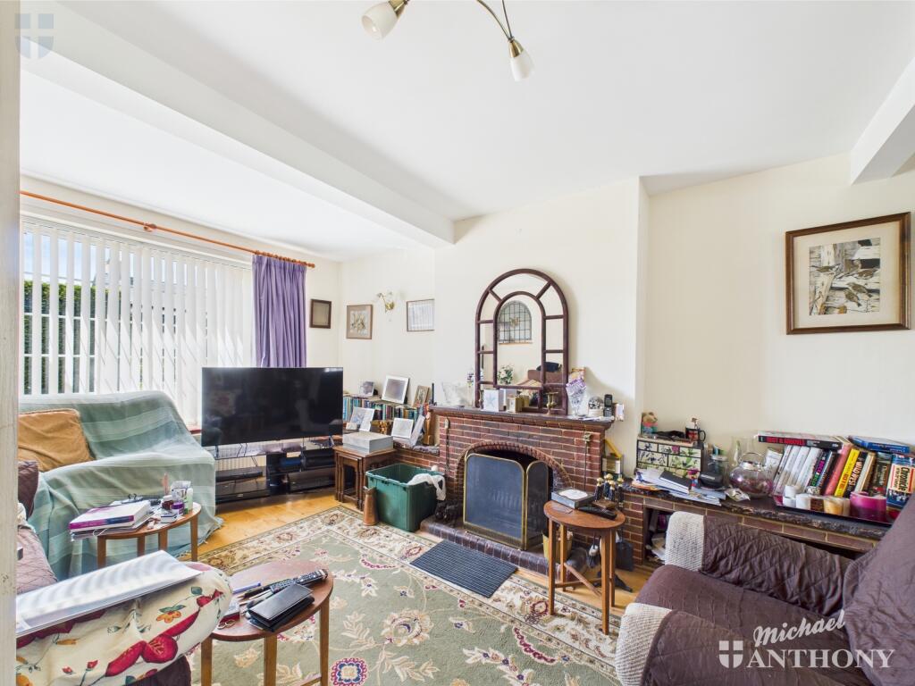 CAM03218G0-PR0636-STILL016