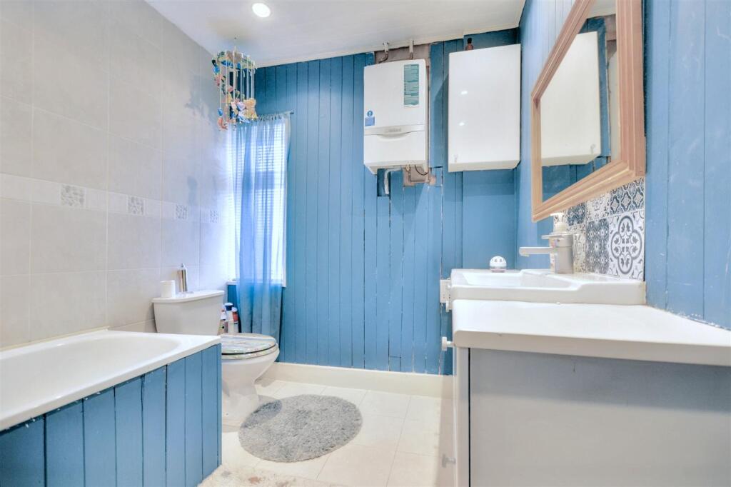 Bathroom.jpeg