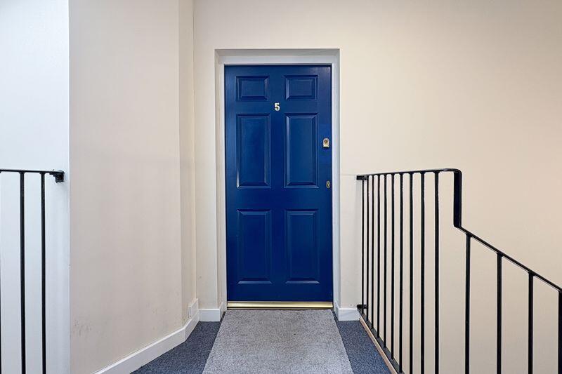 APARTMENT ENTRANCE (TOP FLOOR)