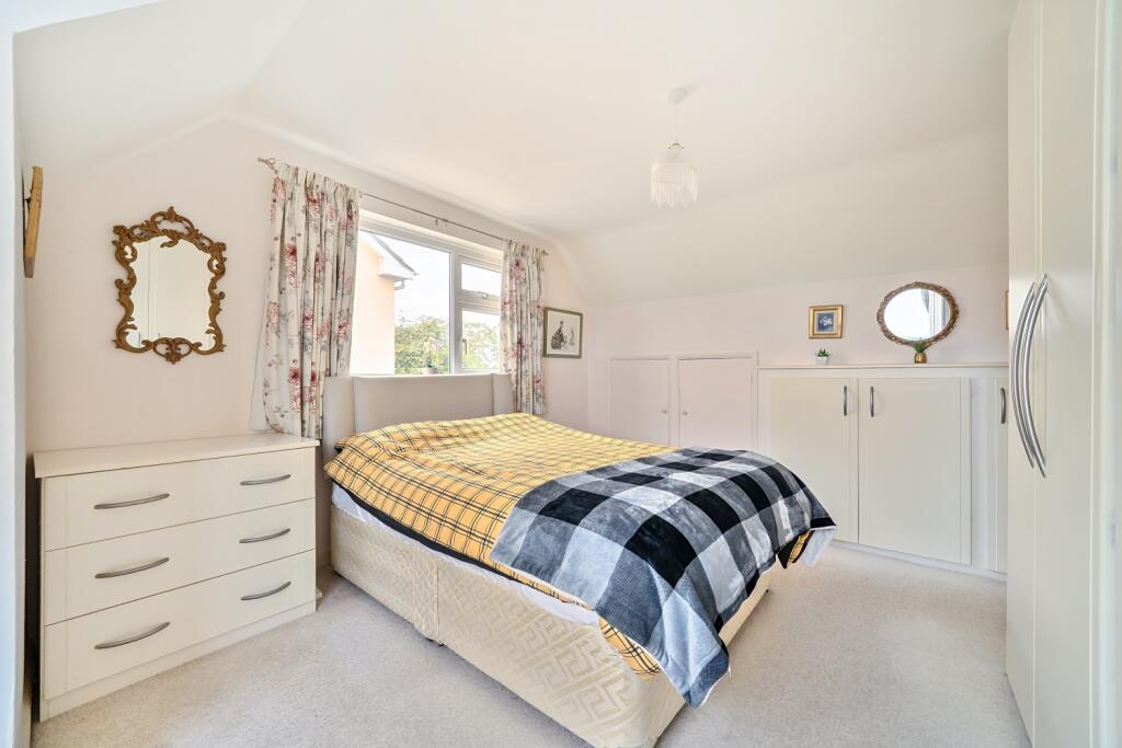 1316928-8-688782a26a0cc