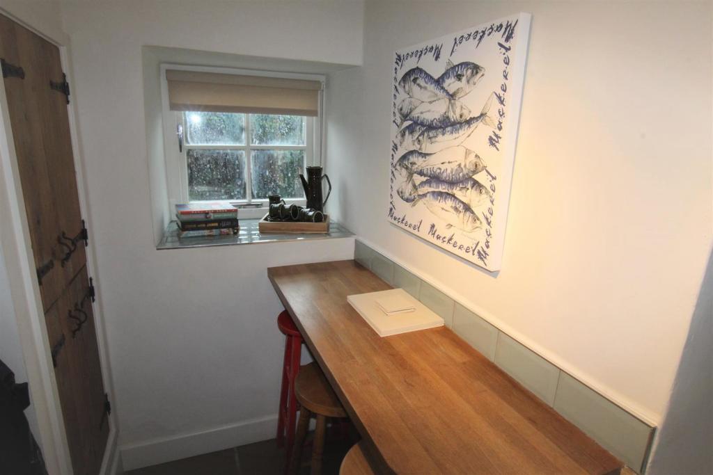 Breakfast area.jpg