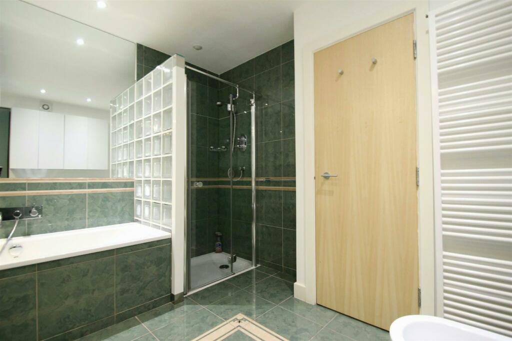 En Suite Bathroom 2