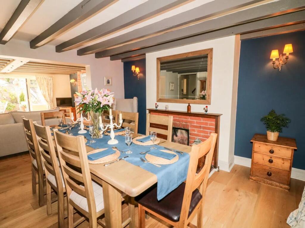 Dining room 1