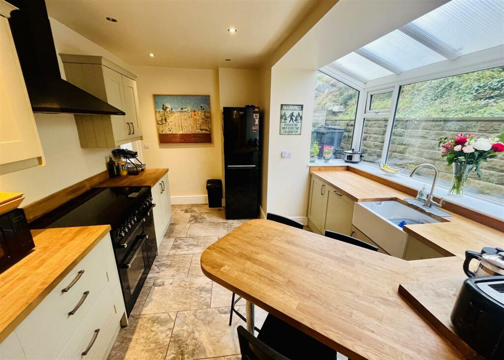 BREAKFAST KITCHEN