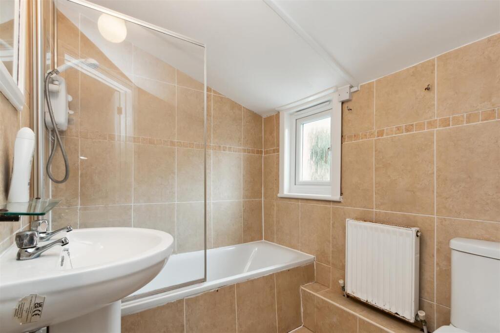 47 Gilbey Road SW17 0QQ bathroom.jpg