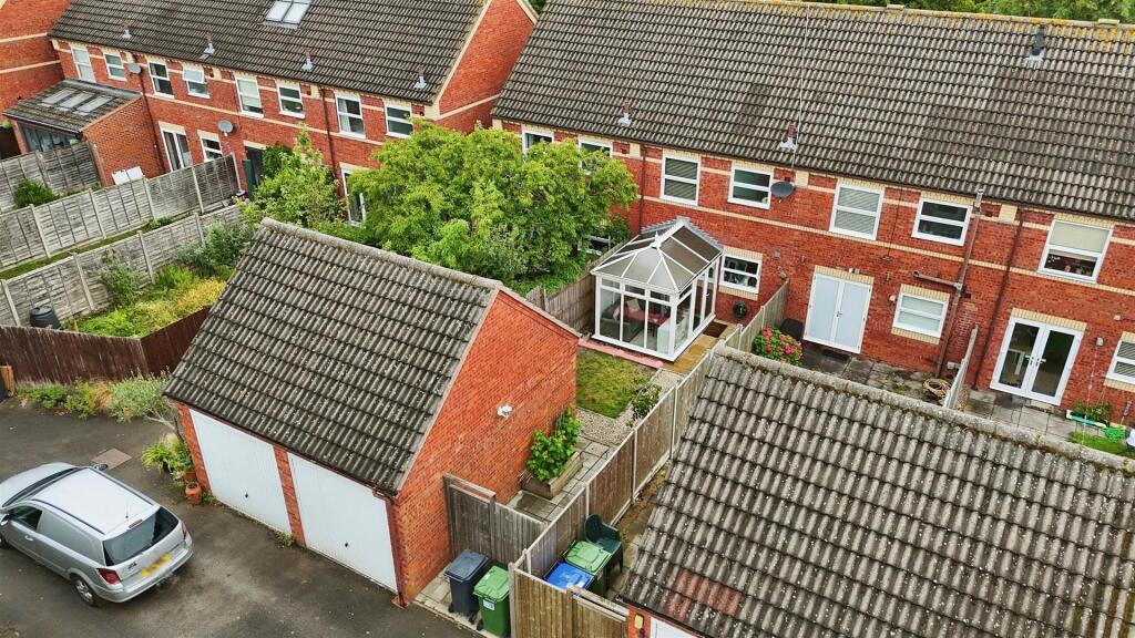 c57dd762--441A-9B7E-2B27023C0B55-16327-00000C1557D