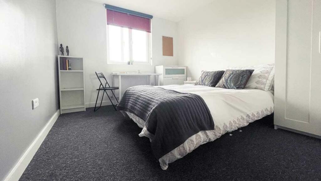 8-bed-student-house-britannia-road-north-1-portsmo