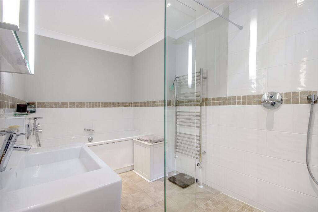 En Suite Bathroom