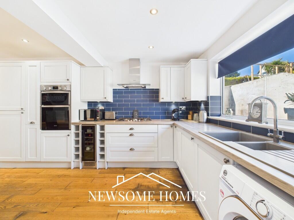 Kitchen/ Dining Room