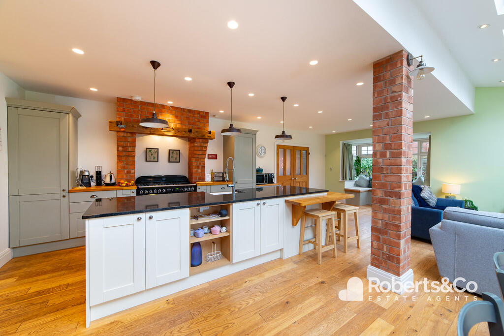 Open Plan Family ...