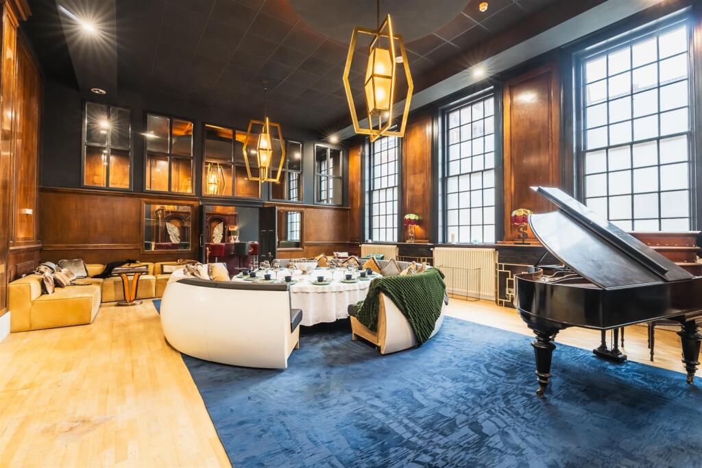 Lounge/Dining Hall