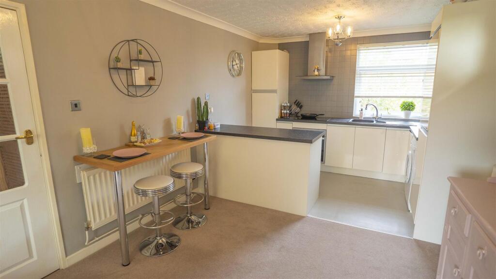 Grove6Kitchen....jpg