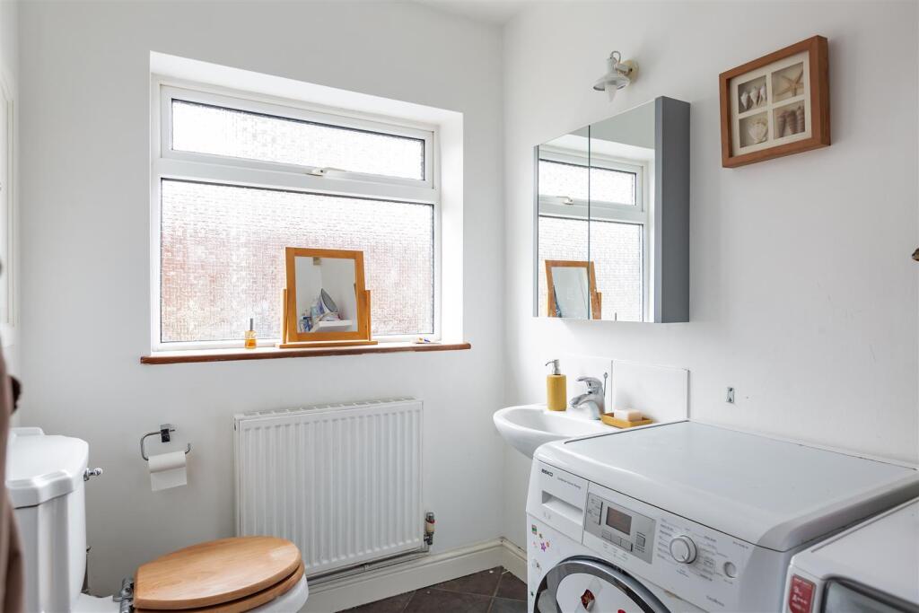 Utility Room/WC