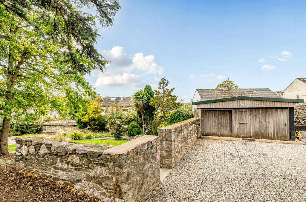 1371578-27-68f793...