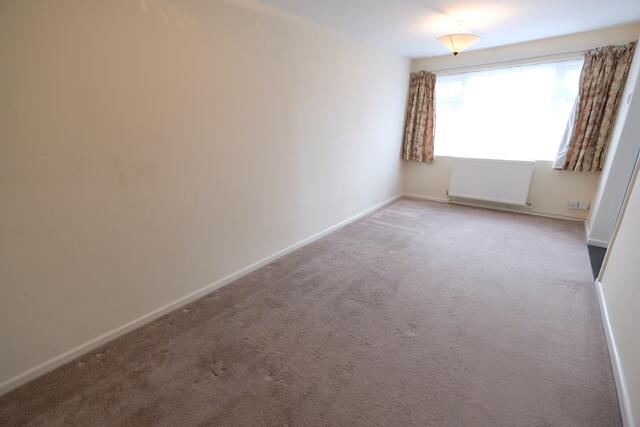 STUDIO ROOM