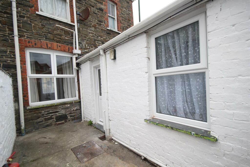 REAR COURTYARD
