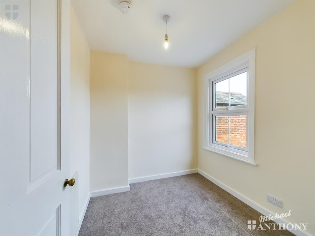 CAM03218G0-PR0542-STILL009