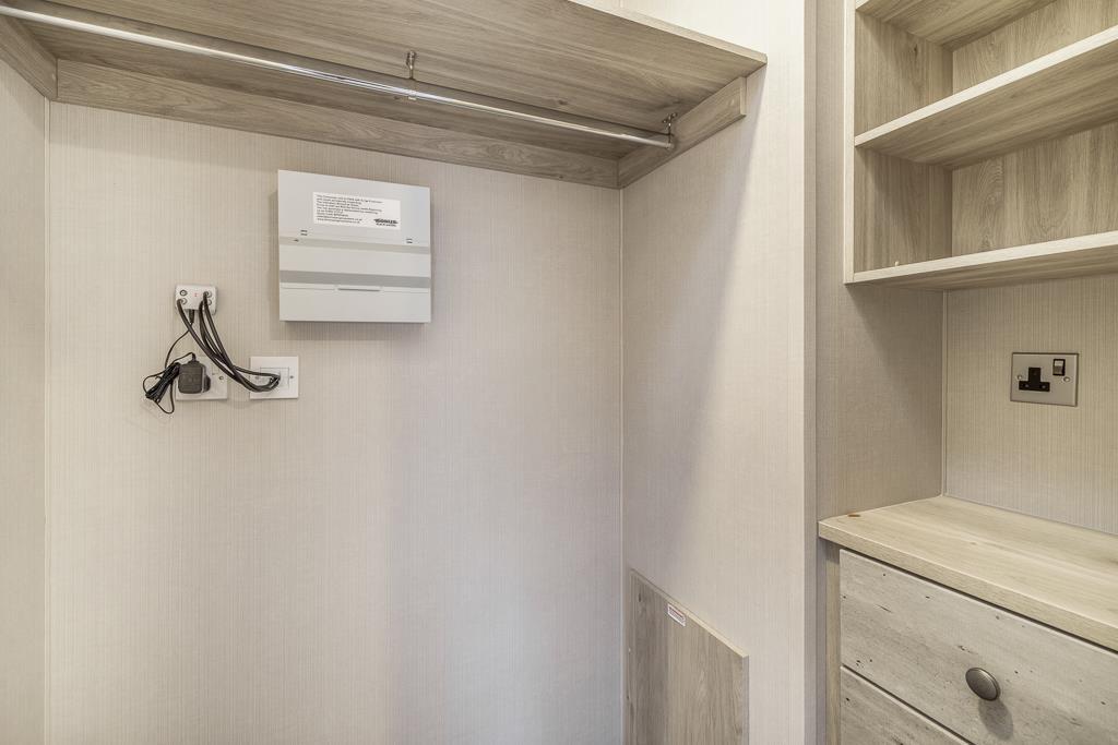 Swan Lake Country Park (Swineshead) Cabin 2-37.jpg