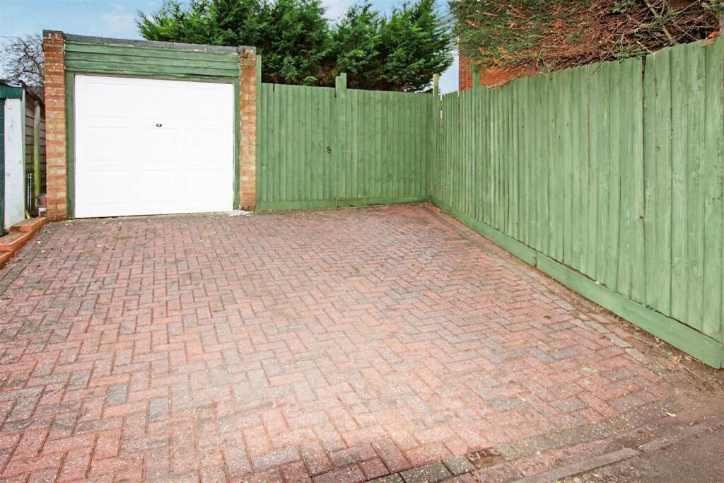 Blackfriars-Rushden-Wellingborough-Letting Agent-P