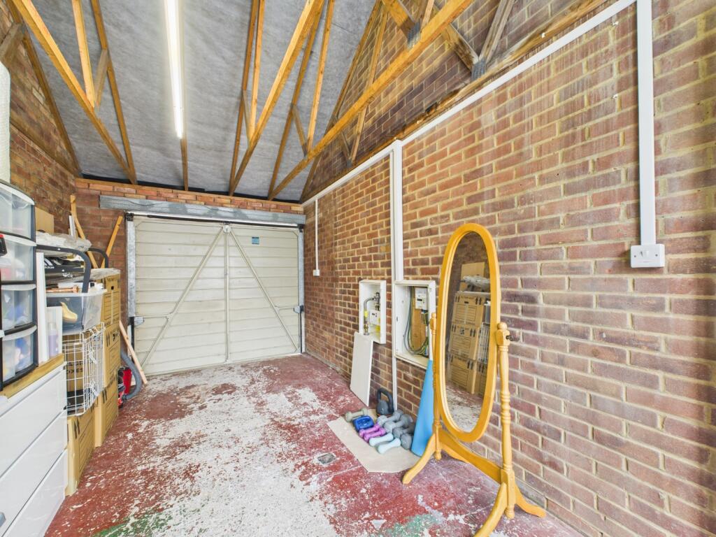 CAM02023G0-PR0155-STILL023