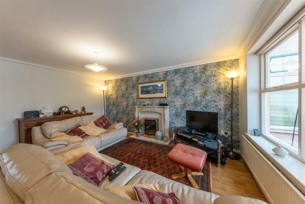 10 Meadow Close-011.jpg