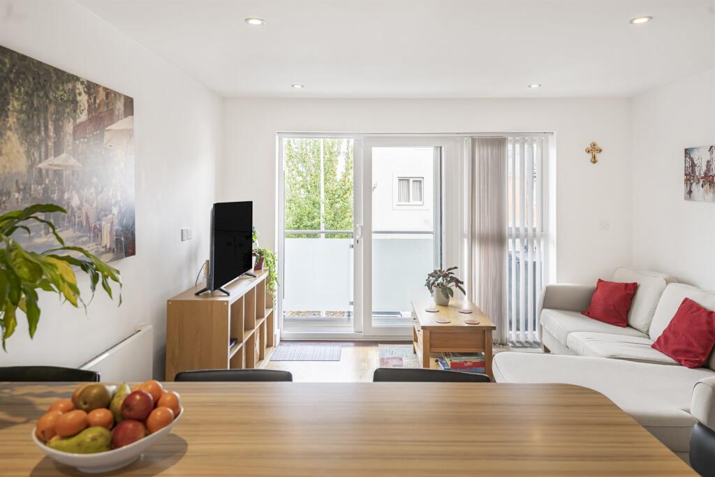 Living/Dining Area