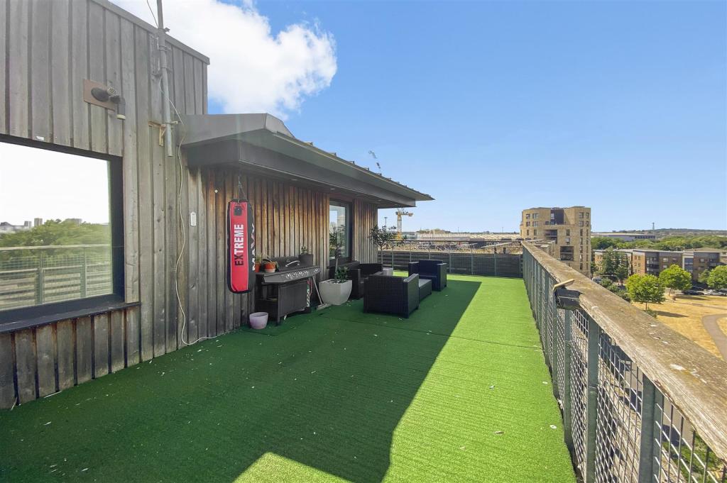 Flat 35, 8 Hillside - Z3XQrr8Vs1e4y7Av0gHW.jpg