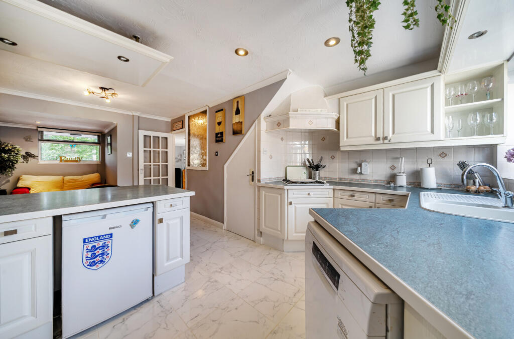 1344786-6-68a89e4...