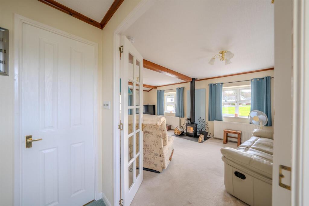 3 Maple Crescent Springwood Village Kelso-07.jpg
