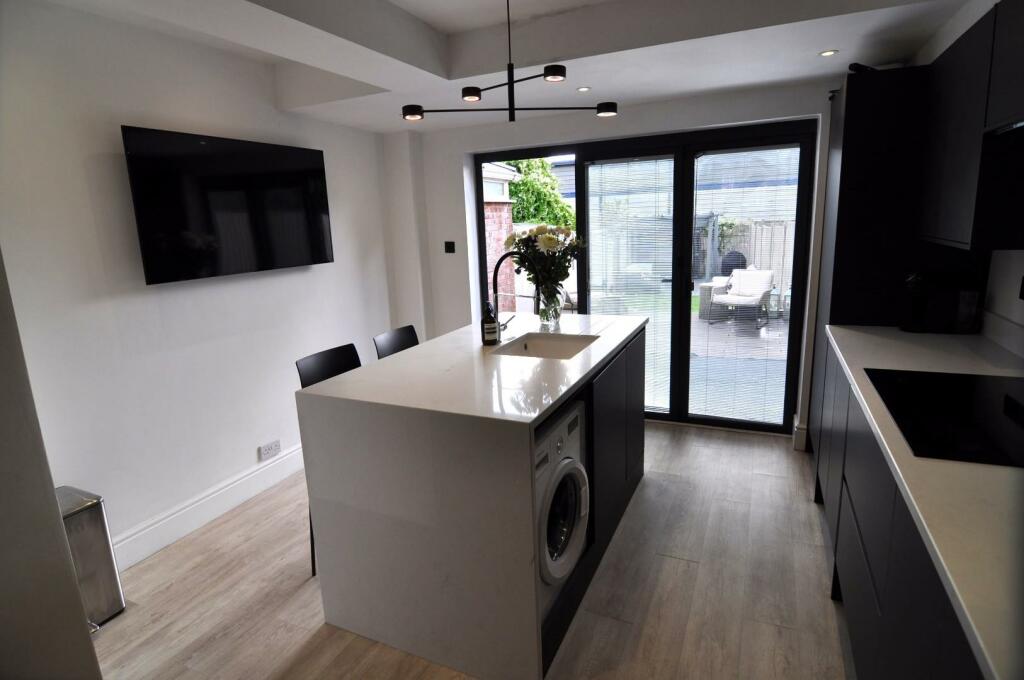 Kitchen/Breakfast