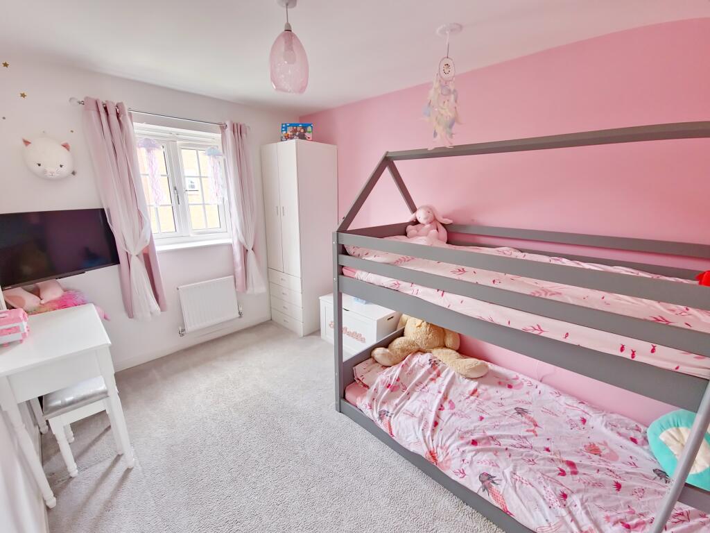 1000043829