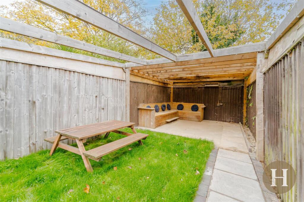 Hadleigh Estate Agents-42.jpg