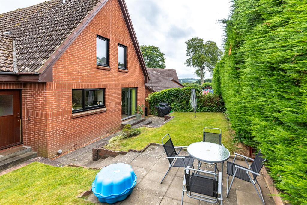 3 Abbotsview Gardens Galashiels 46.jpg