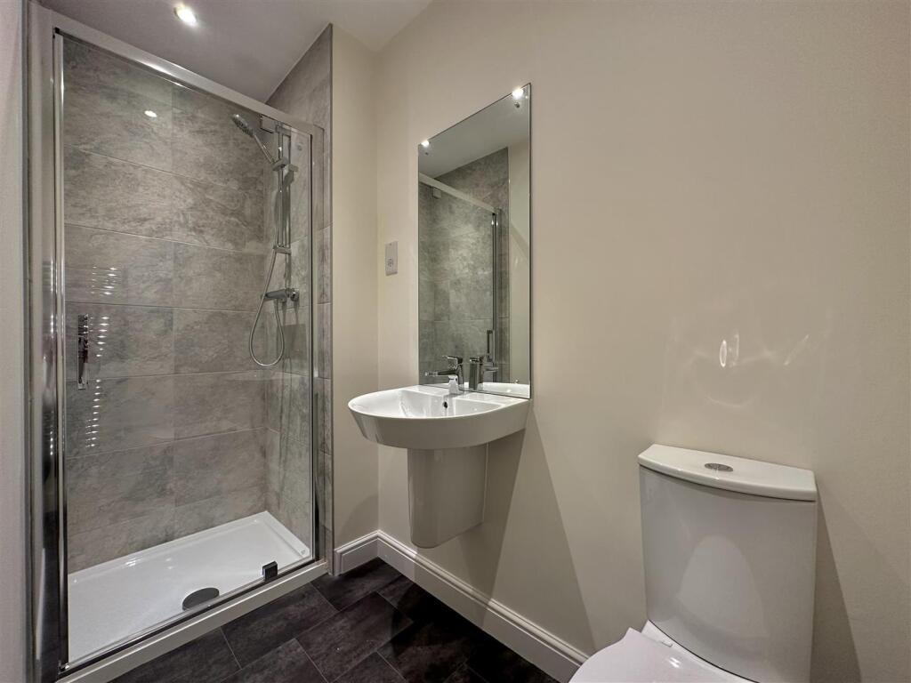 EN SUITE .jpg