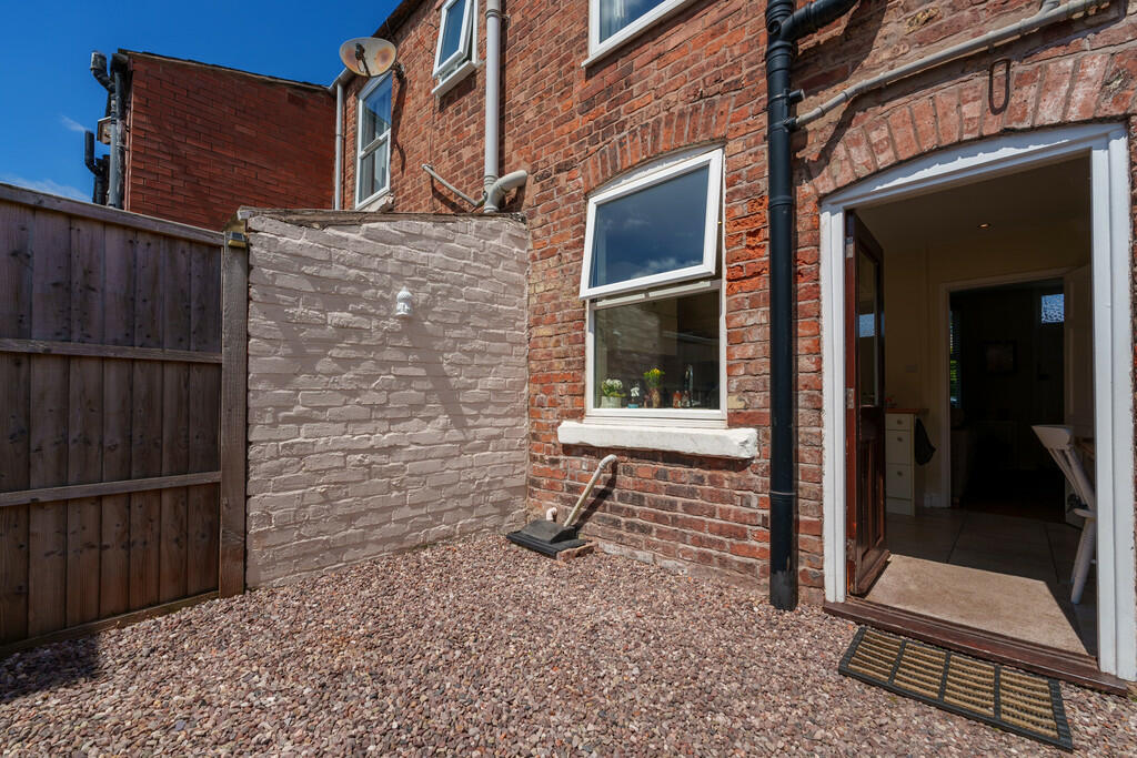 15 Alma Street, B...