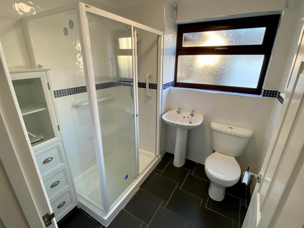 10 Gorse Close Shower Room