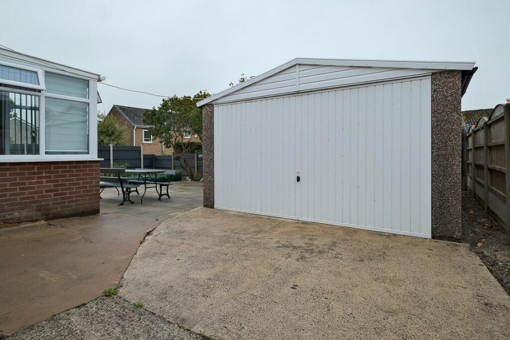 Detached Garage