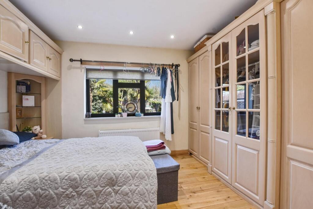 07-92d3GCRXS - 20 Wise Lane - Bedroom 5 - Original