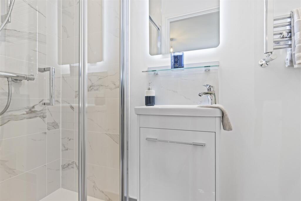 Master Ensuite