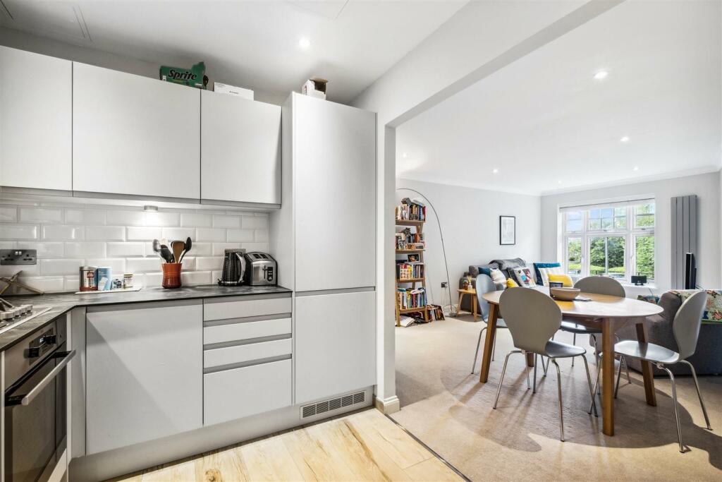 Flat 4 Forrest Court, Rosendale Road, Herne Hill, 