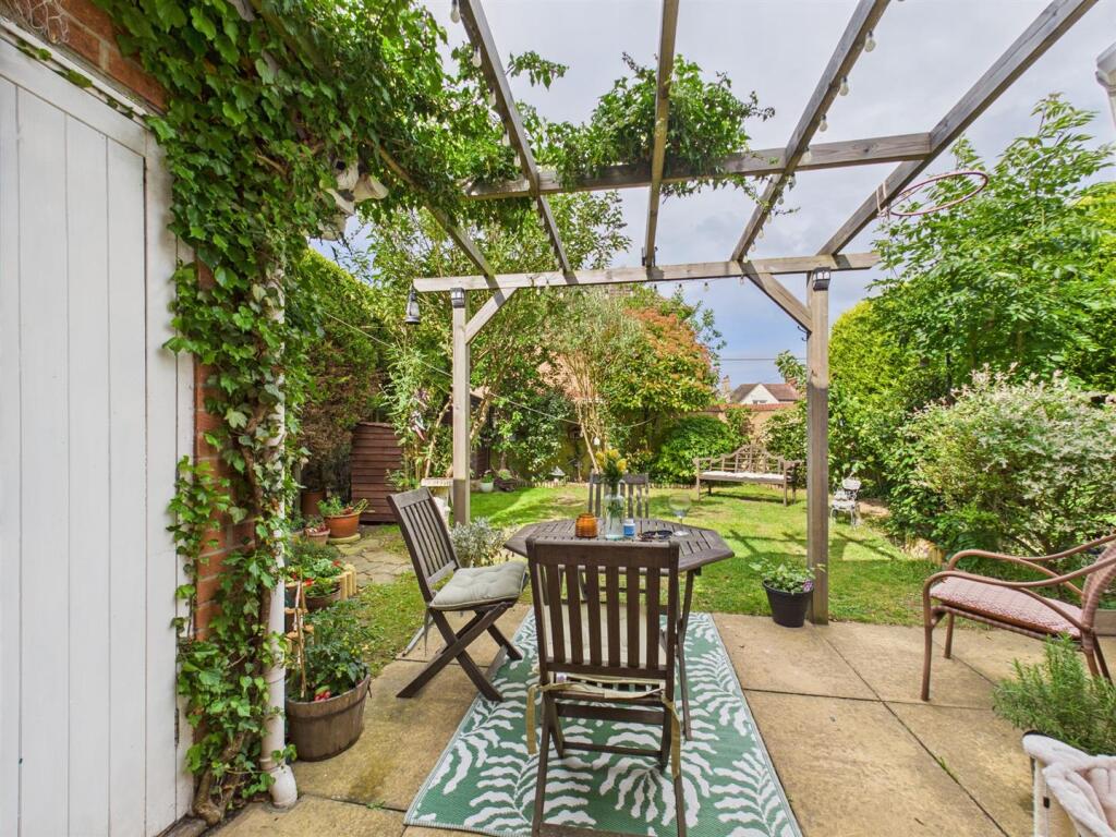 GARDEN 2.jpg