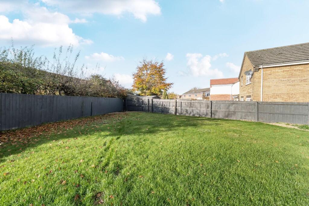 2nd view REAR GARDEN.jpg