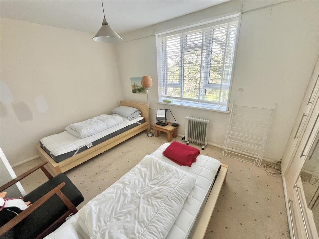 Bedroom 1 Aspect 2