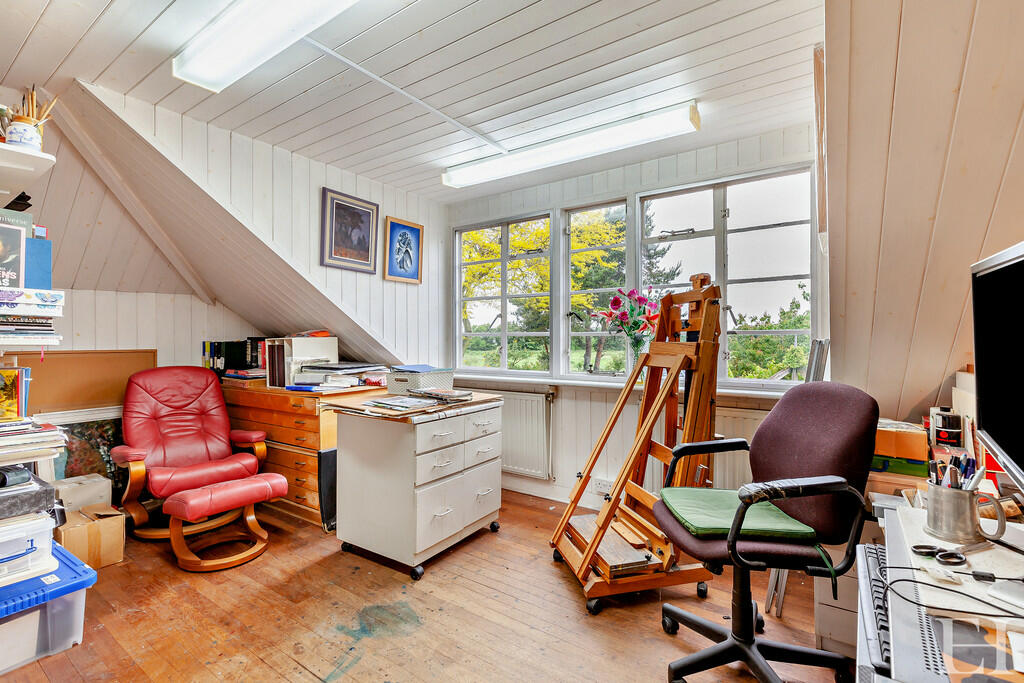 8601488-interiorW...