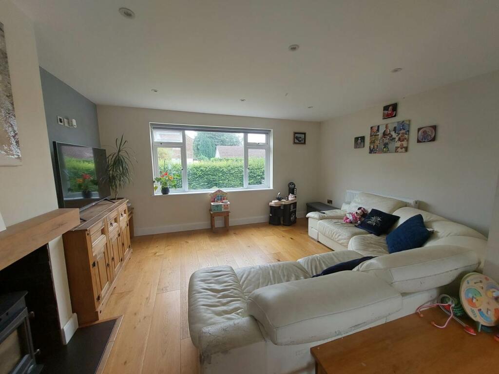Living room (2)