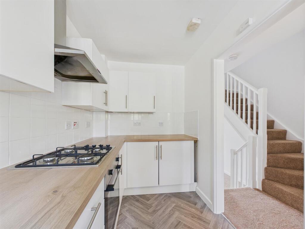 Kitchen...jpg